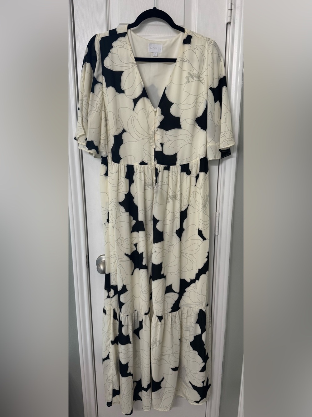 Sugarlips Black and Cream Floral V-Neck Maxi Dress